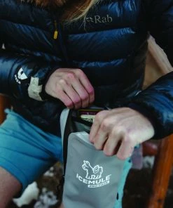 IceMule ProPack Accessory Pouch 7 IceMule ProPack Accessory Pouch -Leki Sales Shop 1310 lifestyle 4 rsz 40527.1626823712