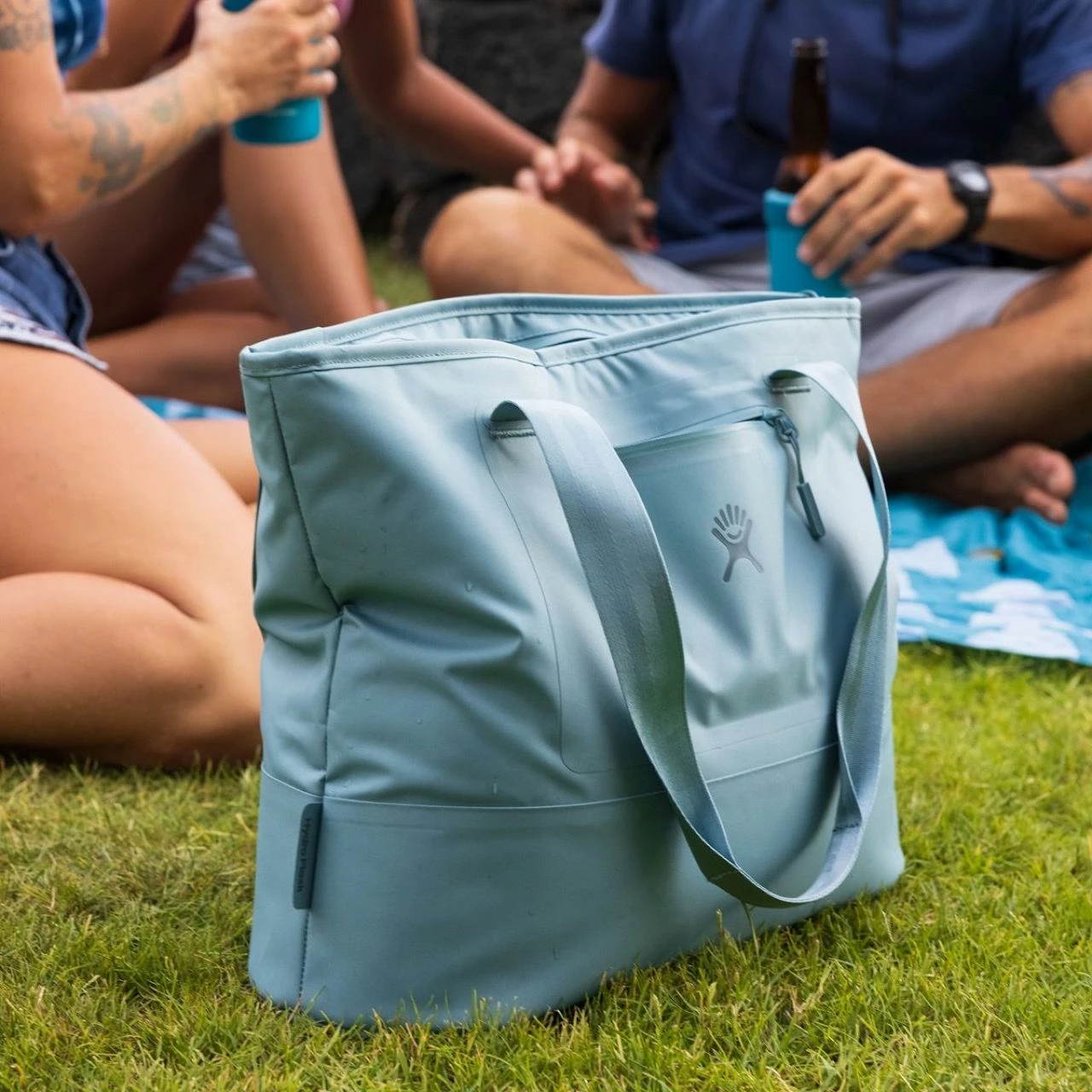 Hydro Flask 20 L Insulated Tote - Image 7