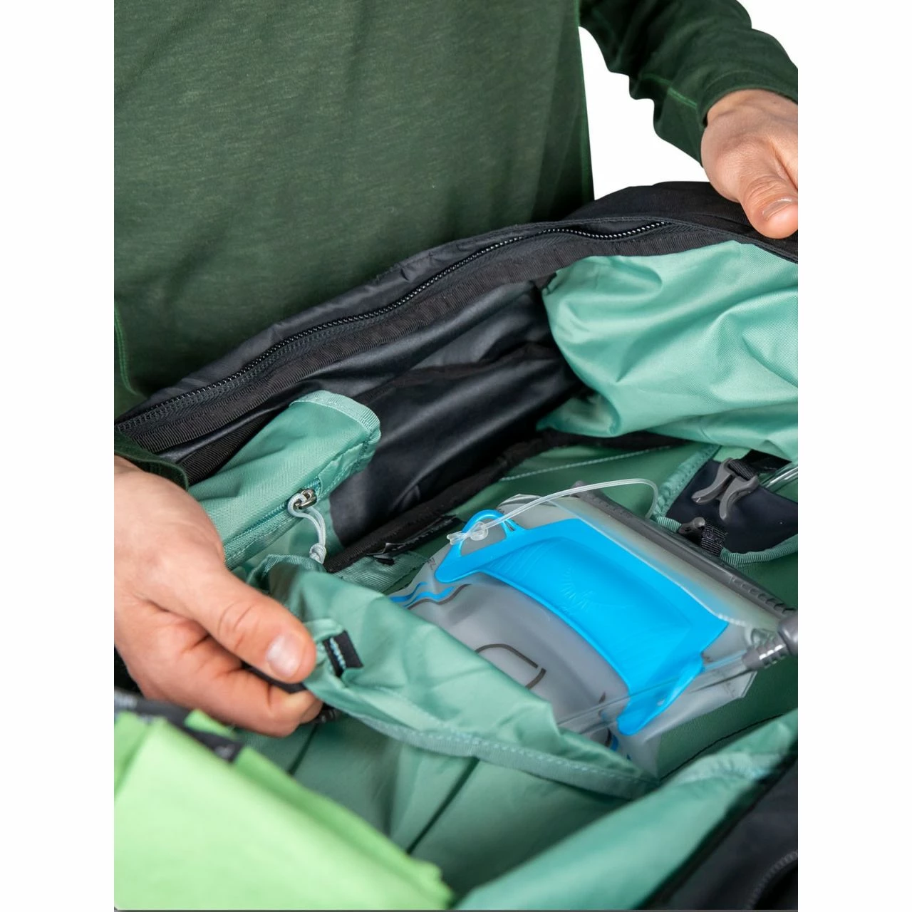 Osprey Farpoint Trek Pack 55 - Men's 11 Osprey Farpoint Trek Pack 55 - Men's - Image 11